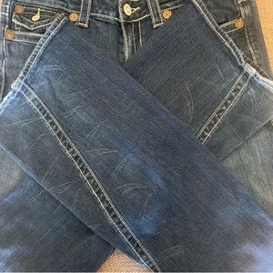 Excellent Preowned Condition Vigoss Flare Leg Jeans Size Junior 11. Very Cute.